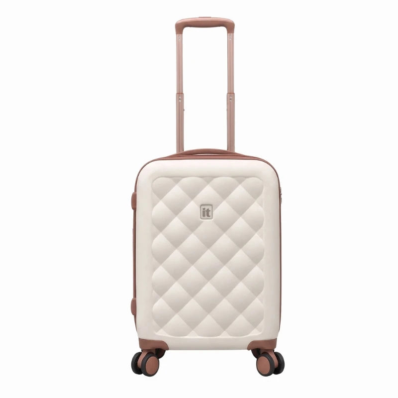 it Luggage Fashionista Luxe Quilted 8-Wheel