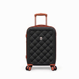 it Luggage Fashionista Luxe Quilted 8-Wheel
